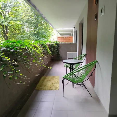 First - Zoliborz 6 Apartman Varsó