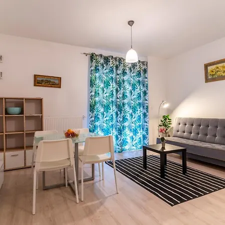 Apartment First - Zoliborz 6 Warsaw