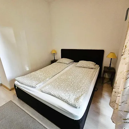 First - Zoliborz 6 ורשה