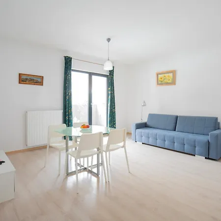 First - Zoliborz 6 *