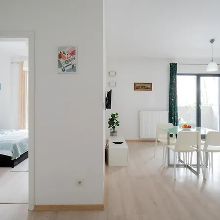 First - Zoliborz 6 شقة